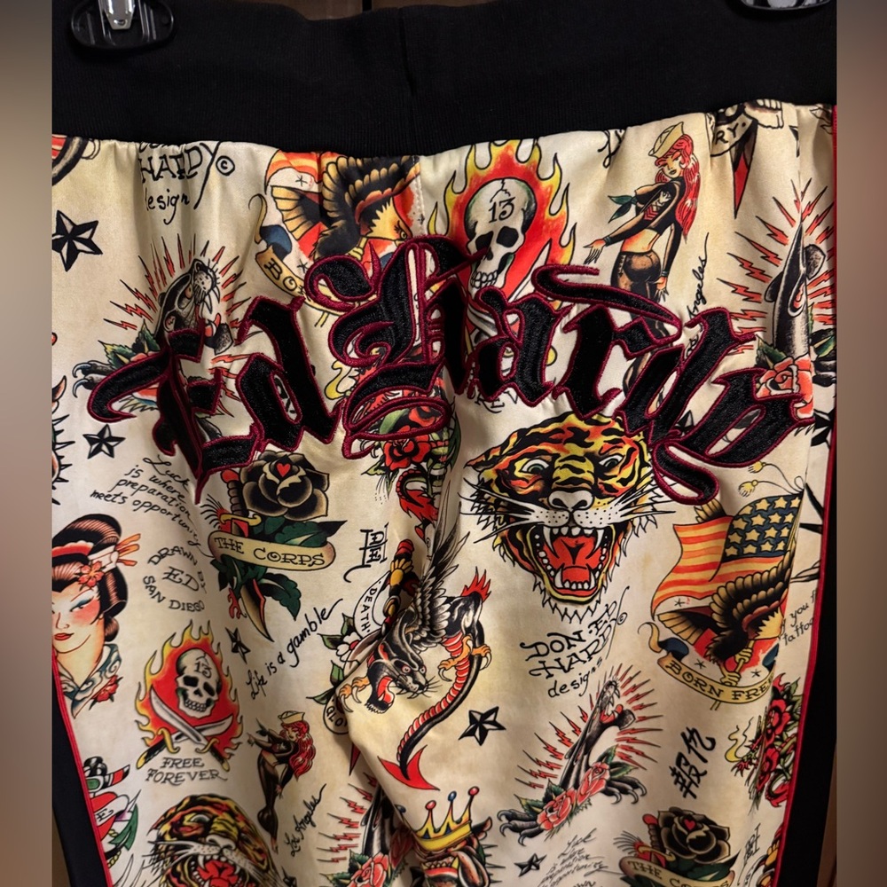 Ed Hardy Black and Cream Tattoo Inspired Graphic Track Pants Size Small NWT - Picture 6 of 11